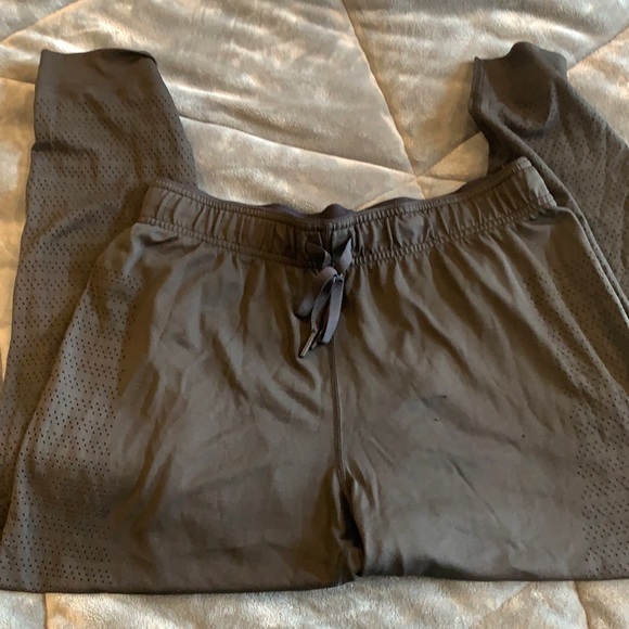 Black lululemon joggers - Picture 1 of 4